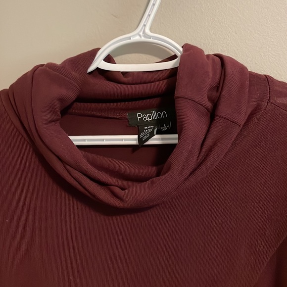 Burgundy Turtleneck sweater -Large - Picture 4 of 5